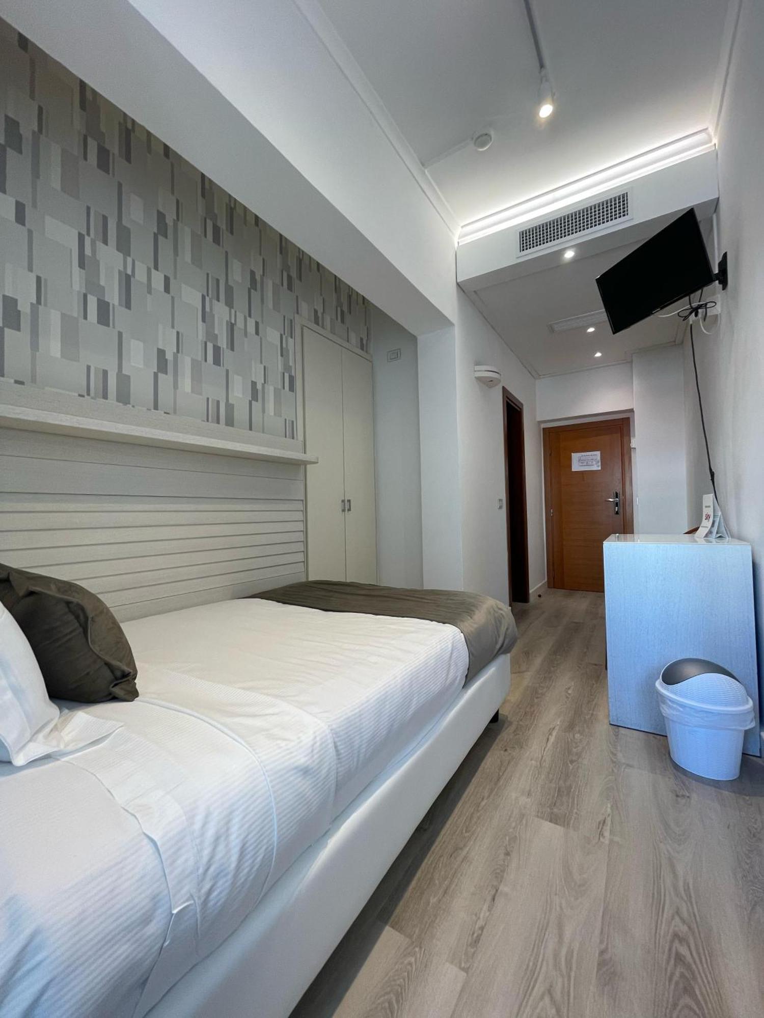 Club Hotel Riccione Exterior foto